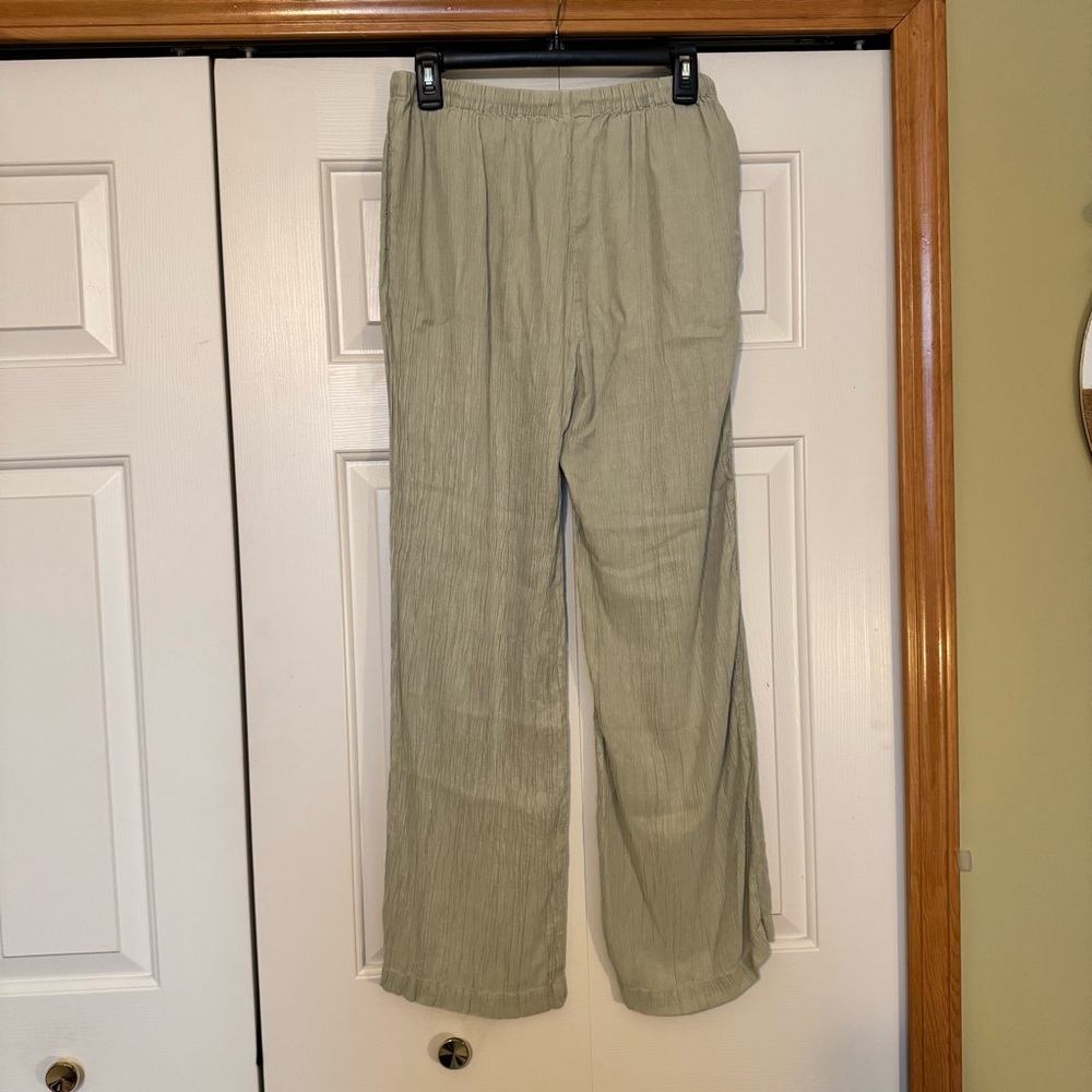 Bella Dahl Cupro Blend Wide‎ Leg Pants in Sage Green - Picture 6 of 9
